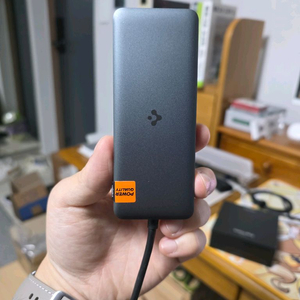 슈피겐 8in1 USB C타입 허브