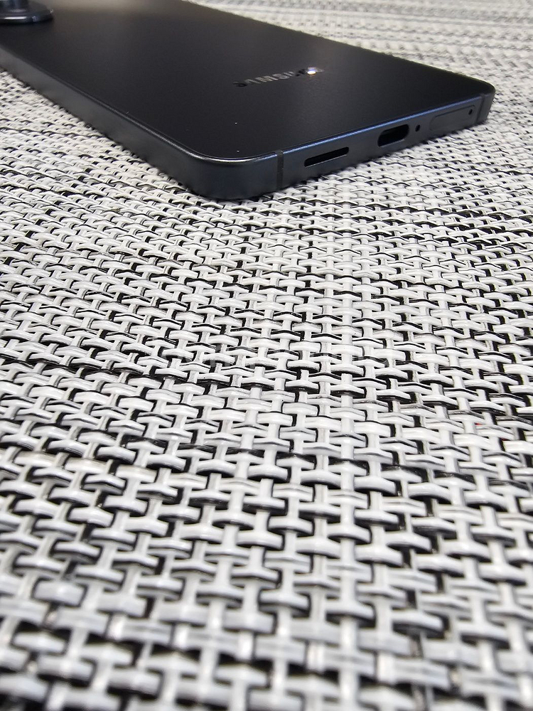 (신폰컨디션) 갤럭시 S25엣지 256G 블랙 25년 11월개통 하자일절없는 선물용 86만팝니다@--5