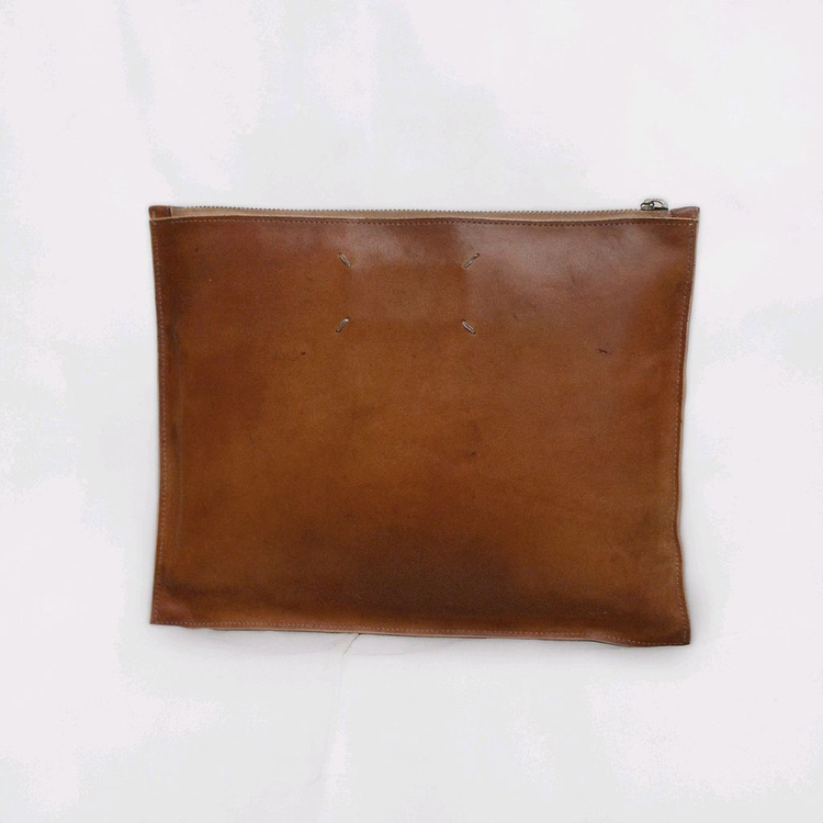 메종 마르지엘라 스티치로고 베지터블 레더 클러치백--0