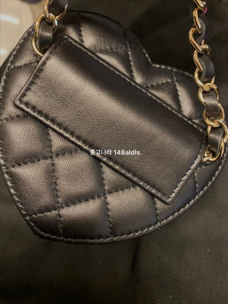 샤넬 하트 벨트백 블랙 새상품 (제니 착용)--1