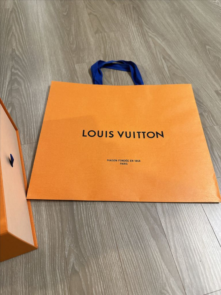 루이비통 스니커즈 아치라이트 240사이즈 이미지