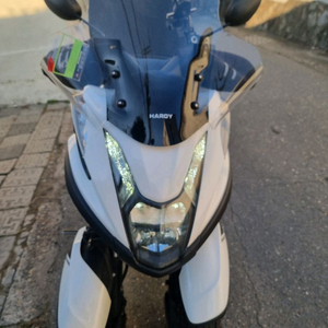 23년식 트리시티S