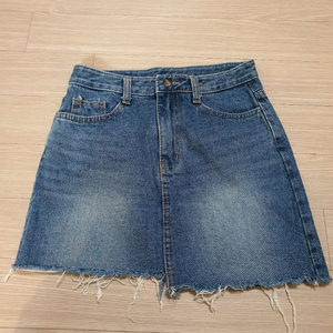 새상품) AURA 데님 스커트 26(S)