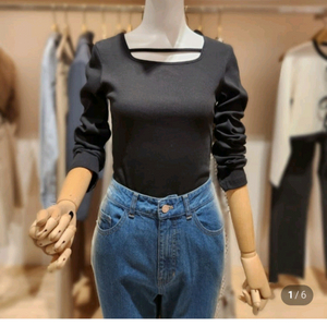 [플라스틱 아일랜드] 스퀘어넥 슬림핏 티셔츠(새상품)