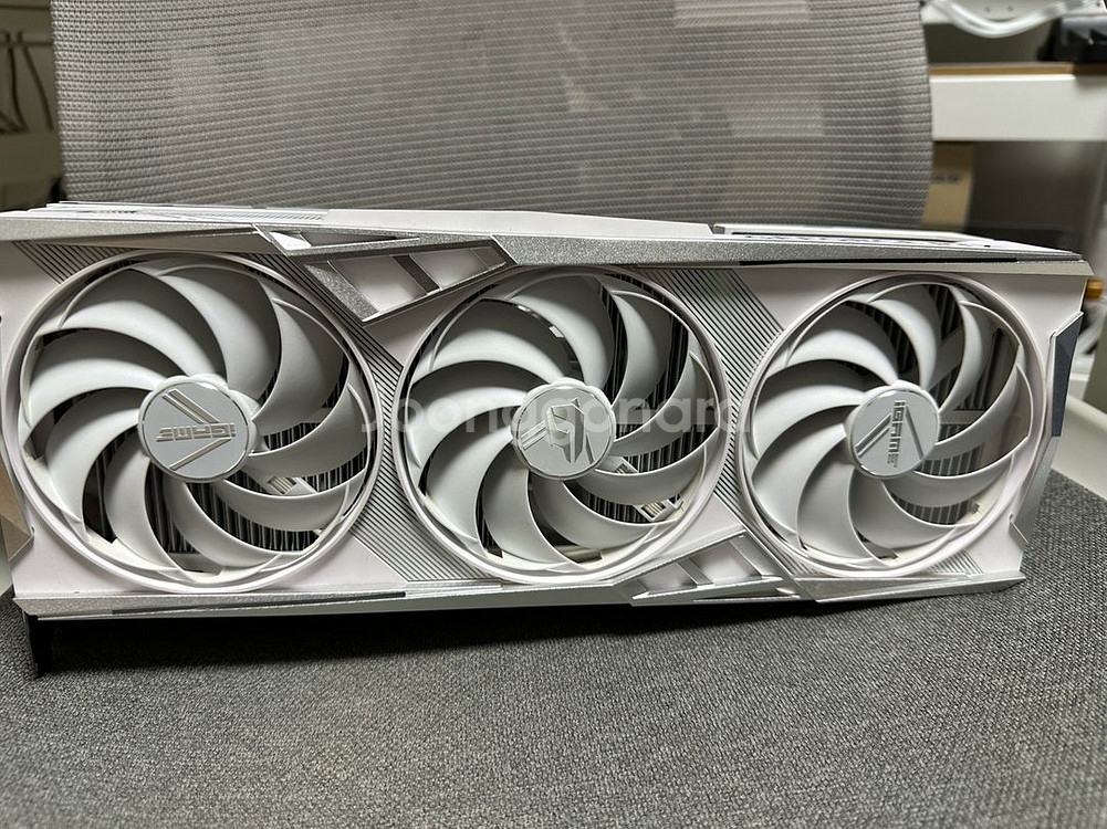 RTX 4080 super 불칸 용에디션 화이트 풀박스--1