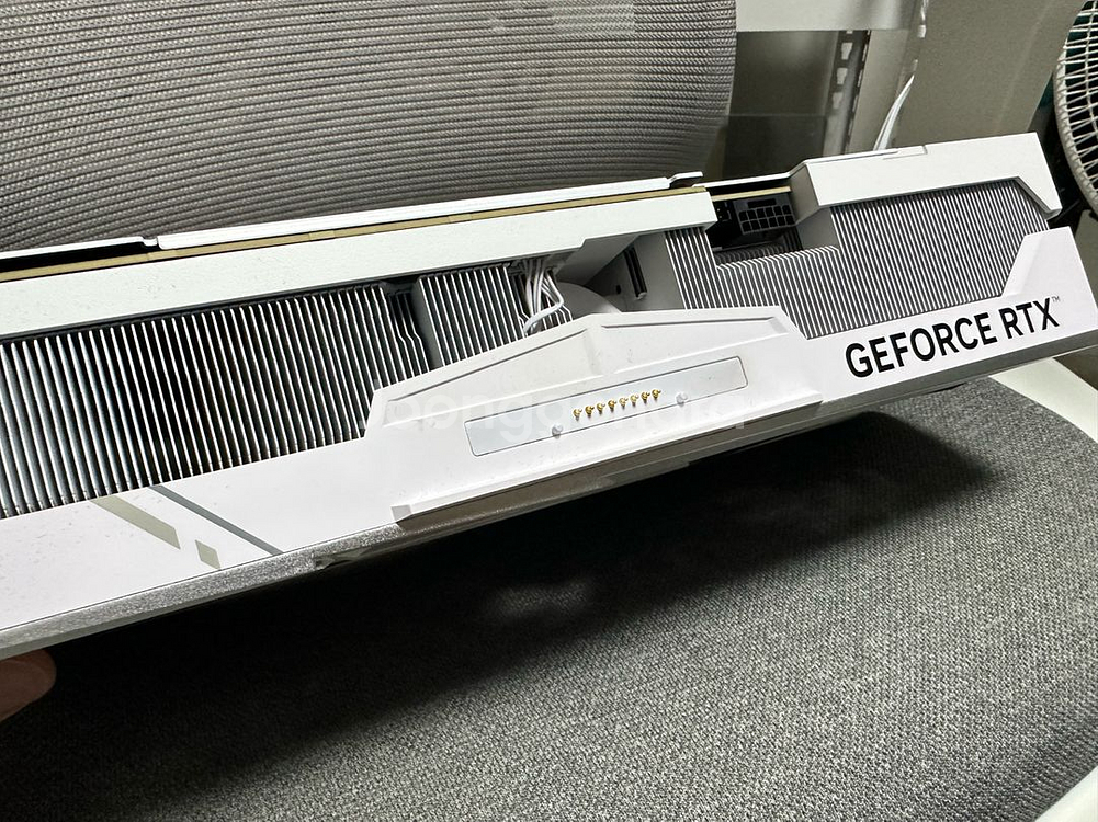 RTX 4080 super 불칸 용에디션 화이트 풀박스--2