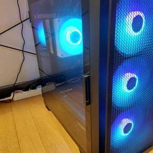 라이젠 7800x3d 반본체 게이밍 컴퓨터