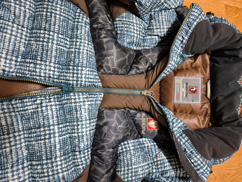 블랙야크 구스다운패딩 이미지