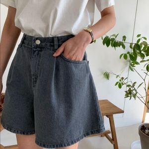 그레이 5부 핀턱 A라인 반바지 S