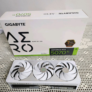 5070ti 에어로 그래픽카드 흰색