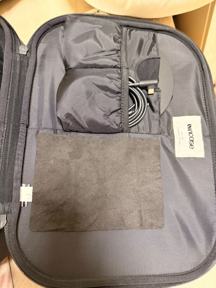 오큘러스 퀘스트 프로 VR 헤드셋--1