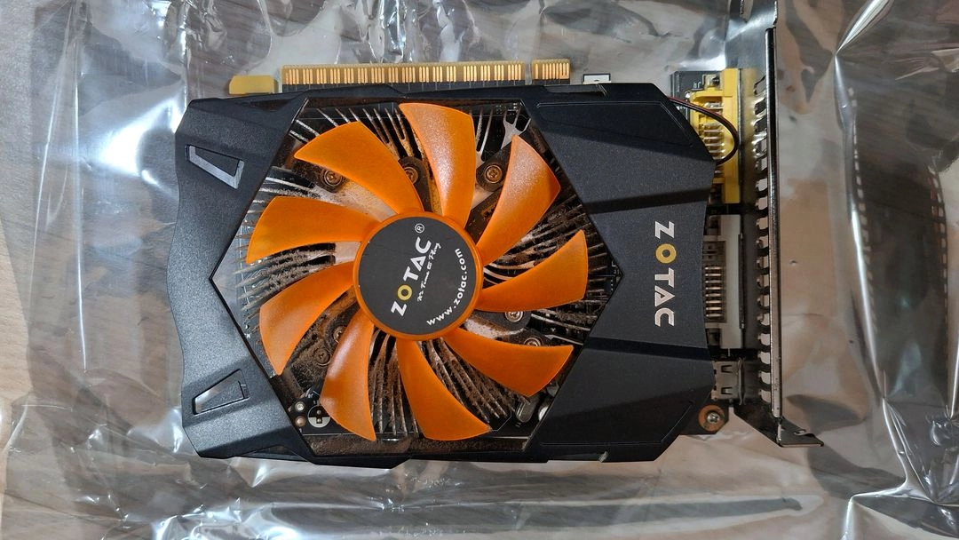 24인치 1080p fhd 모니터, gtx 750ti 그래픽카드 이미지