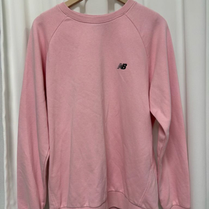 뉴발란스 스몰로고 맨투맨