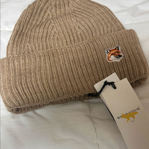 메종키츠네 폭스 로고 니트 비니