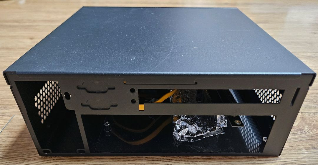 미니PC용 철제 ITX 케이스 팝니다.--1