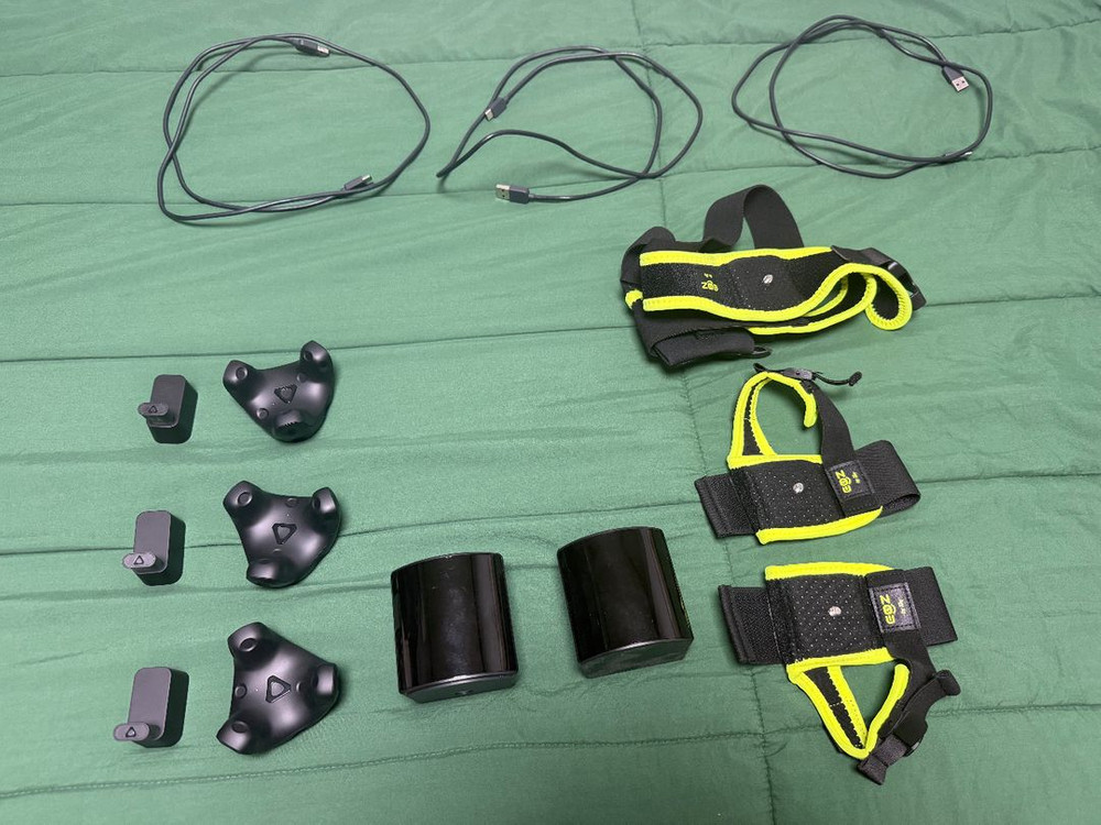 바이브 트래커 3.0 3개, 베이스 스테이션 2.0 2개 일괄판매--0