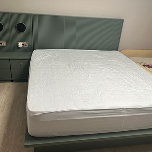 신혼 모던 침대프레임 + 매트리스 세트 팝니다