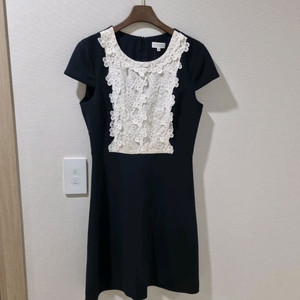 끌로디피에로 레이스 블랙 반팔 원피스