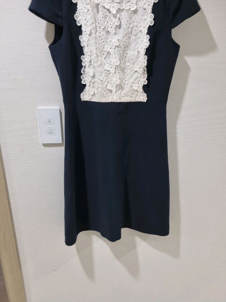 끌로디피에로 레이스 블랙 반팔 원피스--2