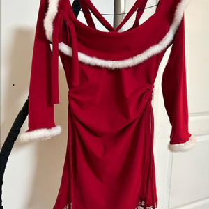 크리스마스 산타 드레스 파티룩 이미지