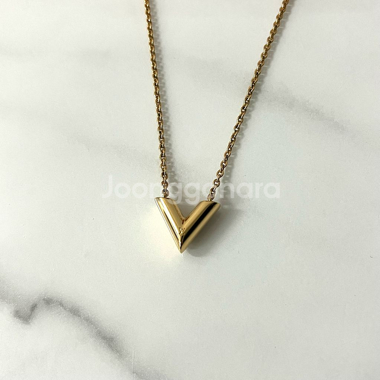 [S급/정품] 루이비통 에센셜 V 목걸이 골드 M61083--1