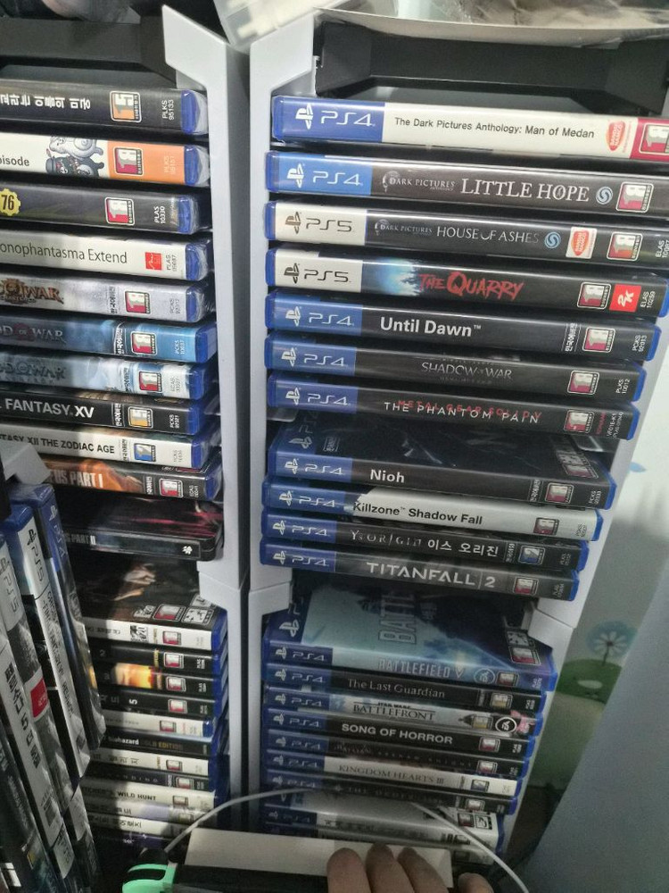 PS5 본체 + 게임 여러개 세트--1