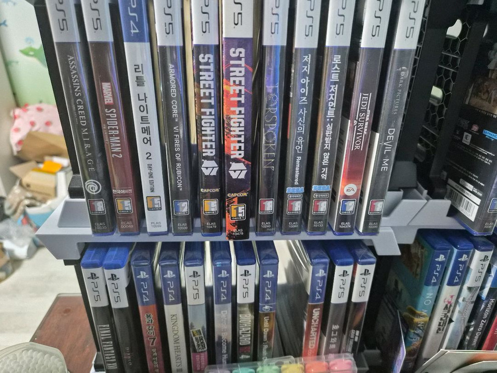 PS5 본체 + 게임 여러개 세트--5