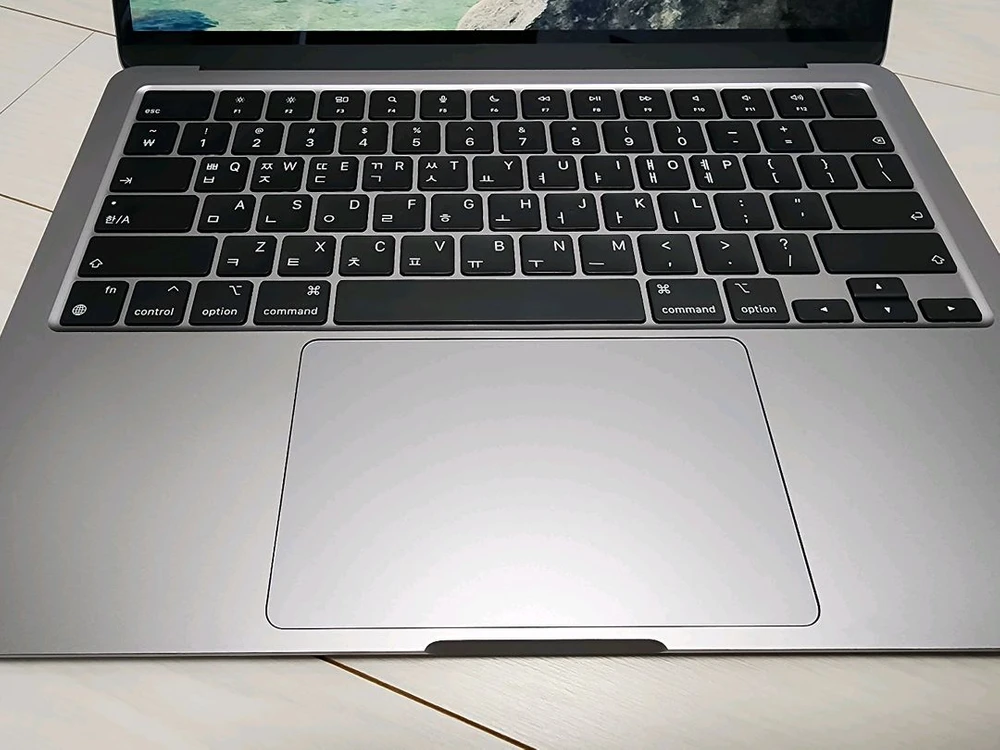 맥북 에어 M2 13인치 8GB/256GB 이미지