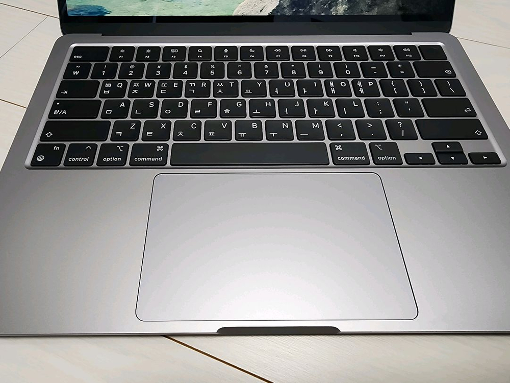 맥북 에어 M2 13인치 8GB/256GB--4