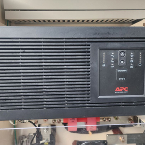 APC의 5kVA급 무정전전원장치(UPS)