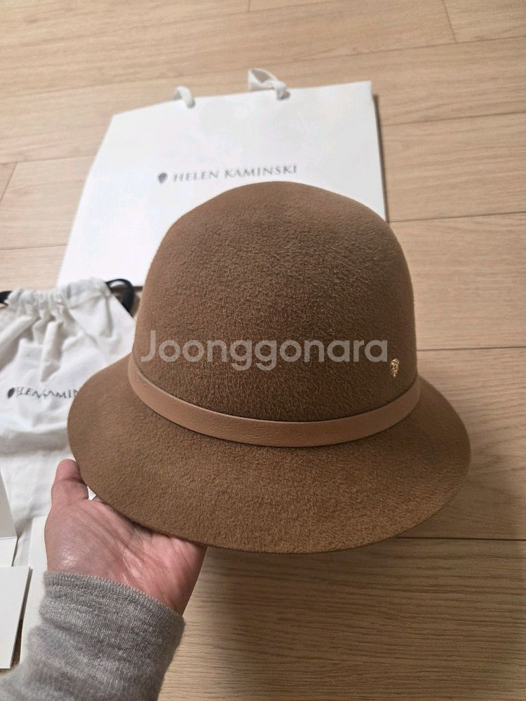 헬렌카민스키 빗지 카멜 m사이즈 신세계 정품--1