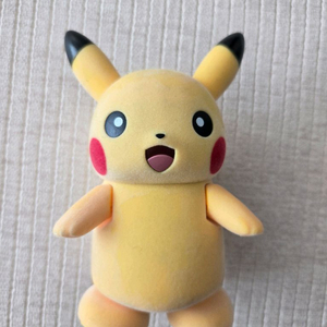 말하고 걷는 피카츄 장난감 이미지