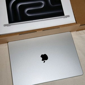 맥북프로 m3 max 16인치 실버 램48g