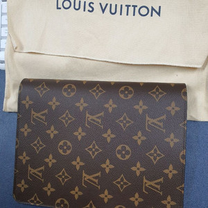 루이비통 데스크 아젠다 커버