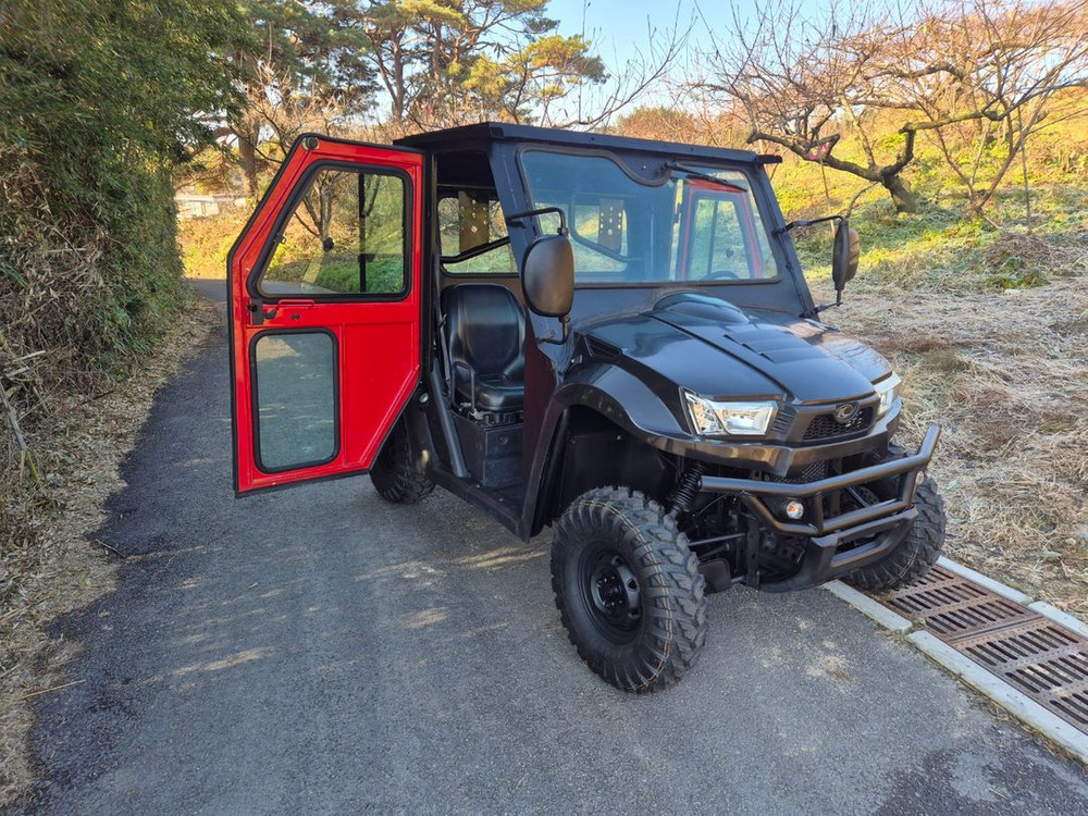 2인승 화물 팜트럭 uxv700 UTV ATV 4륜구동 사륜구동 사발이 네발 킴코 대만제 문 창문 화물칸 이미지