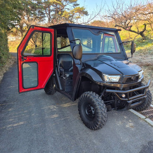 2인승 화물 팜트럭 uxv700 UTV ATV 4륜구동 사륜구동 사발이 네발 킴코 대만제 문 창문 화물칸 이미지