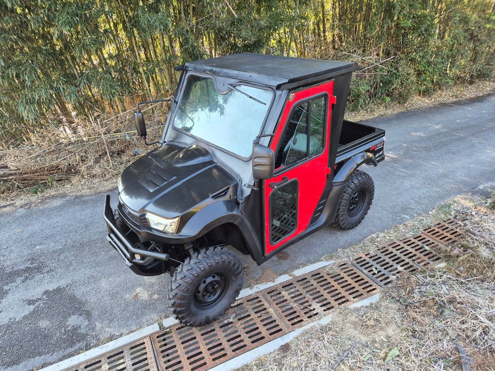 2인승 화물 팜트럭 uxv700 UTV ATV 4륜구동 사륜구동 사발이 네발 킴코 대만제 문 창문 화물칸 이미지