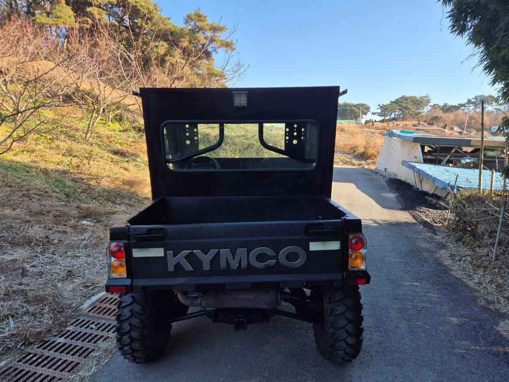 2인승 화물 팜트럭 uxv700 UTV ATV 4륜구동 사륜구동 사발이 네발 킴코 대만제 문 창문 화물칸 이미지