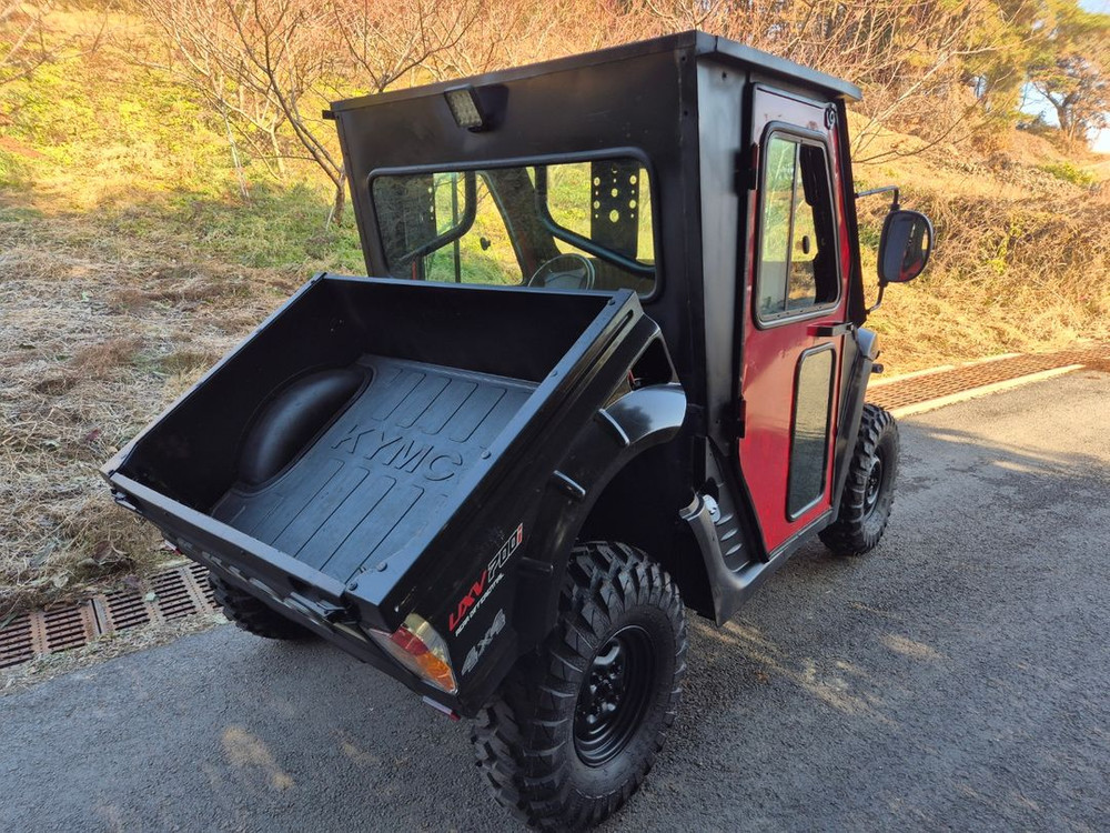 2인승 화물 팜트럭 uxv700 UTV ATV 4륜구동 사륜구동 사발이 네발 킴코 대만제 문 창문 화물칸 이미지