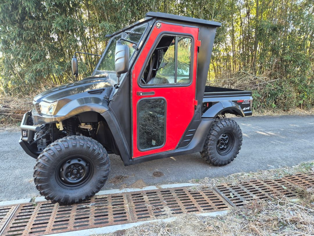 2인승 화물 팜트럭 uxv700 UTV ATV 4륜구동 사륜구동 사발이 네발 킴코 대만제 문 창문 화물칸 이미지