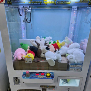 인형뽑기 뽑기기계 자이언트 캡쳐 판매합니다.