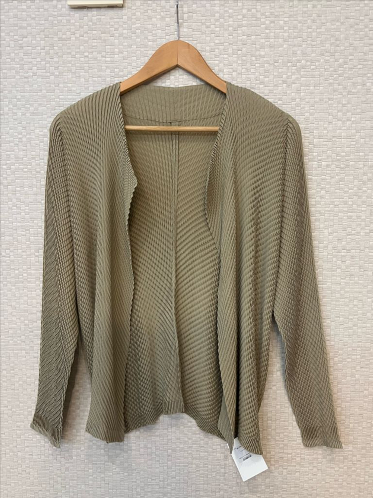 이세이미야케 롬버스 가디건 애쉬 베이지 이미지