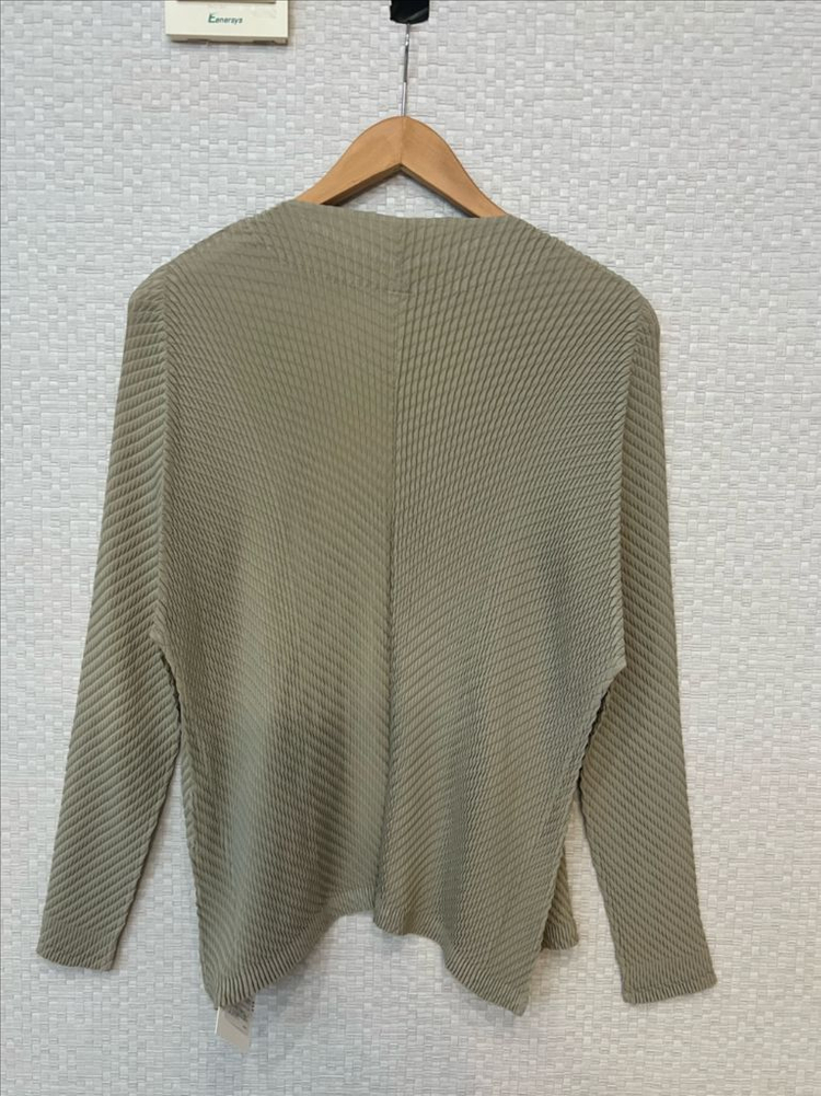 이세이미야케 롬버스 가디건 애쉬 베이지 이미지