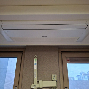 충북청주 엘지에어컨 실내기천장형2대 그리고실외기인버터1