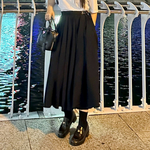 플리츠 롱 스커트