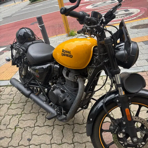 로얄엔필드 메테오350 오토바이 이미지