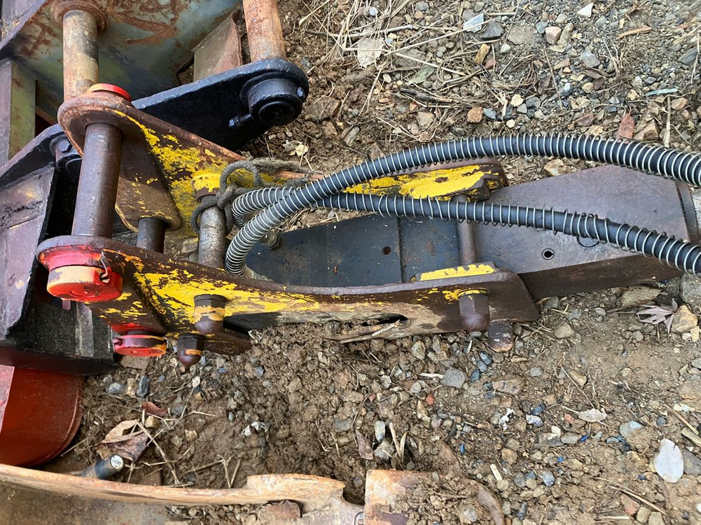 굴착기 굴삭기 02 03 3w 수산 뿌레카 브레이커 이미지