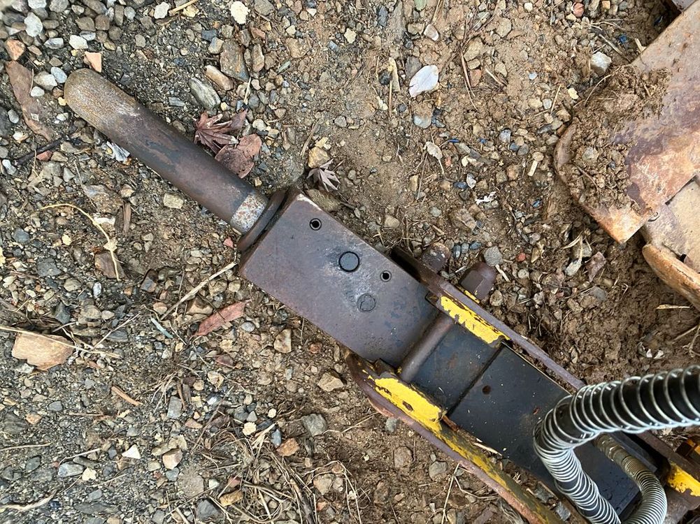 굴착기 굴삭기 02 03 3w 수산 뿌레카 브레이커 이미지