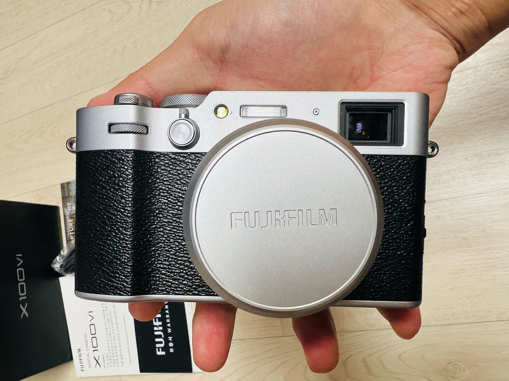 후지필름 x100vi 실버 색상 팝니다--2