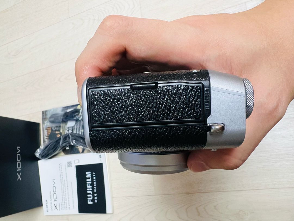 후지필름 x100vi 실버 색상 팝니다--3